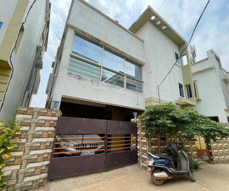 Front view of 3 bhk duplex